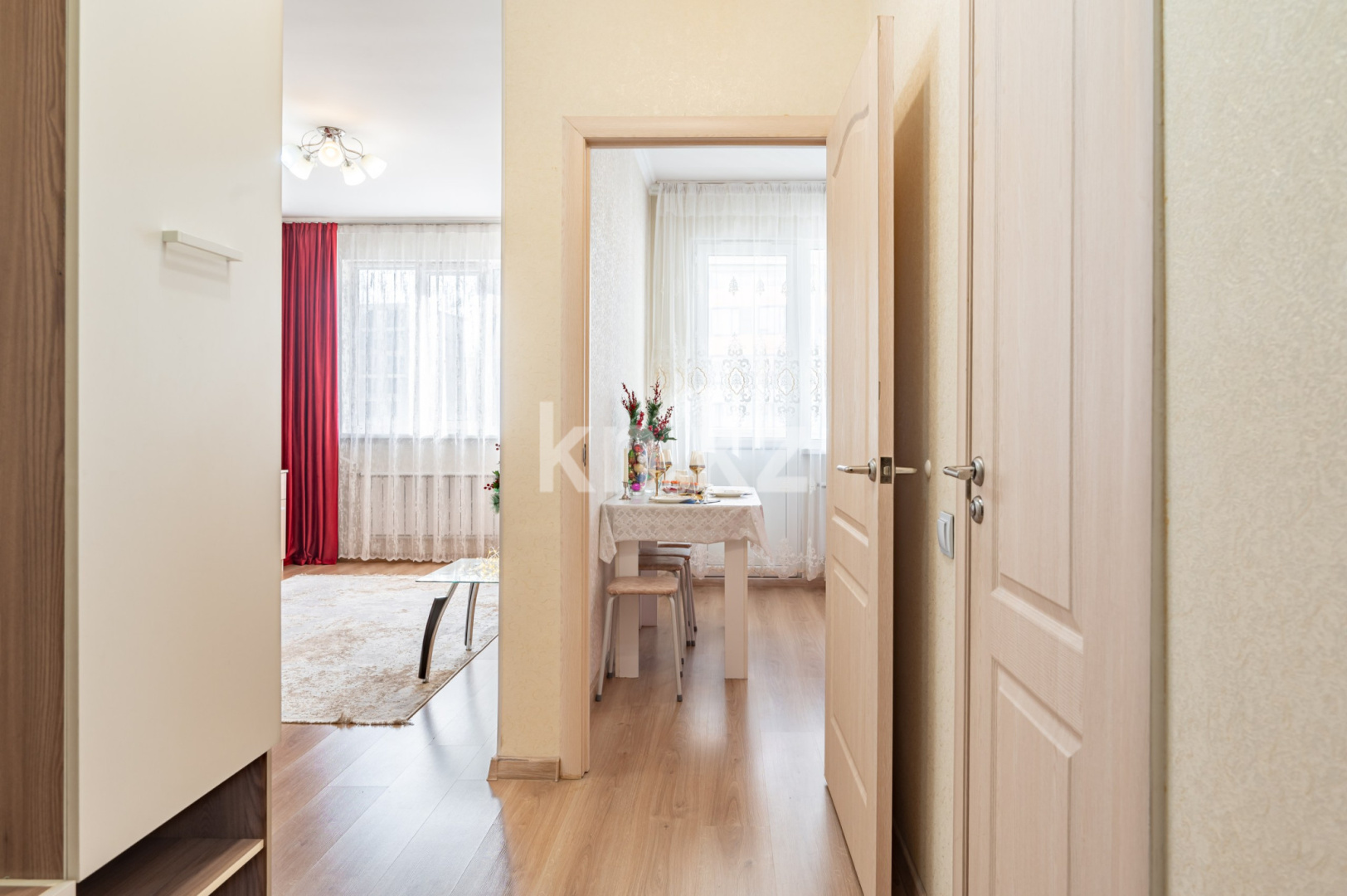 Аренда 1-комнатной квартиры посуточно, 47 м² в Алматы - фото 19