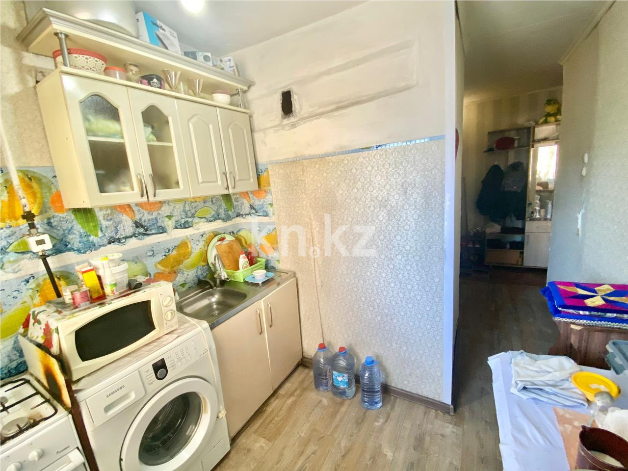 Продажа 3-комнатной квартиры, 46 м², 17 мкр., дом  35 в Караганде - фото 8