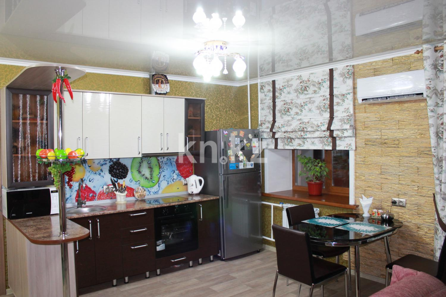 Аренда 2-комнатной квартиры посуточно, 60 м², Абая, дом  3 в Усть-Каменогорске - фото 4