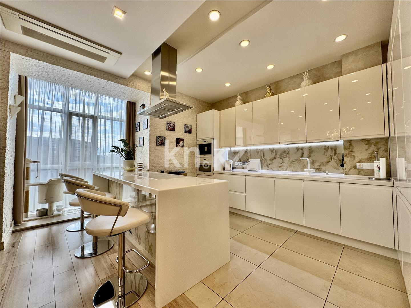 Продажа 4-комнатной квартиры, 198 м², ул. Ботаническая, дом  12/12 в Караганде - фото 11