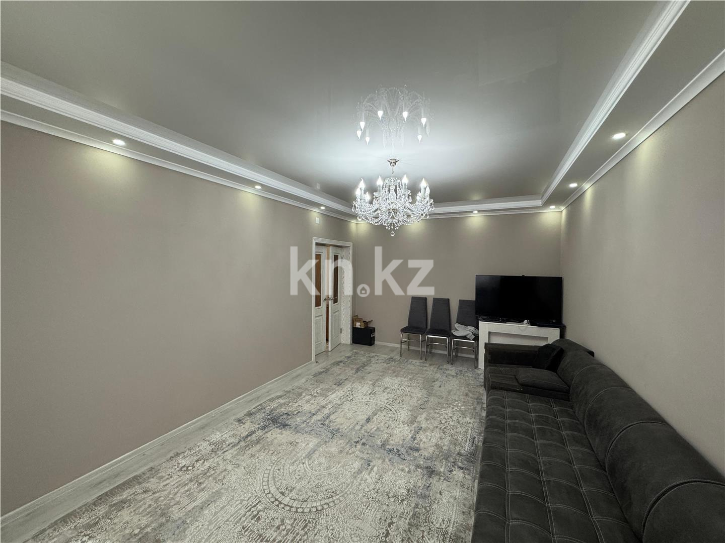 Продажа 3-комнатной квартиры, 144 м², мкр-н Голубые Пруды, дом  5/4 в Караганде - фото 2