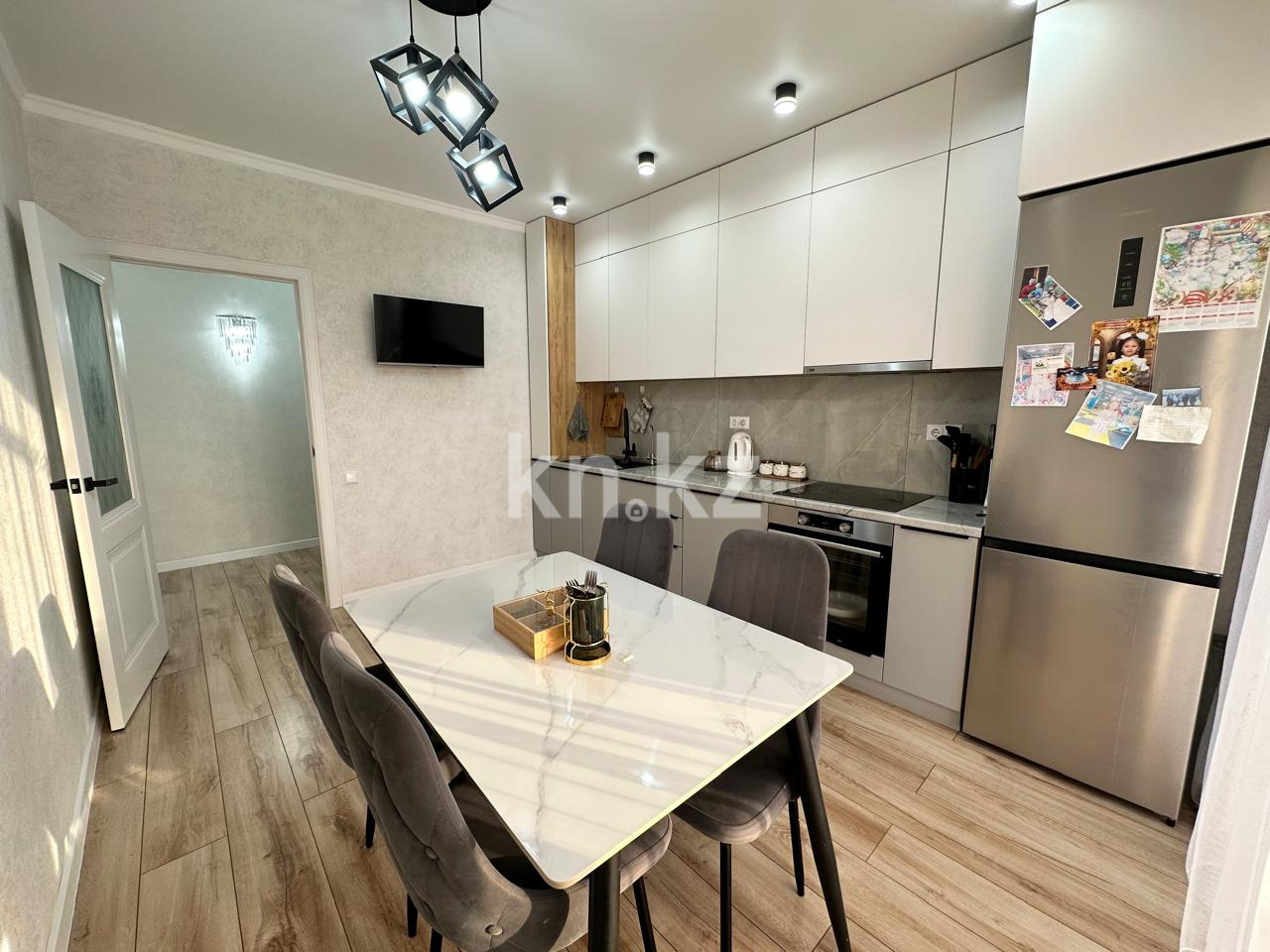 Продажа 3-комнатной квартиры, 81 м², ул. Муканова в Караганде