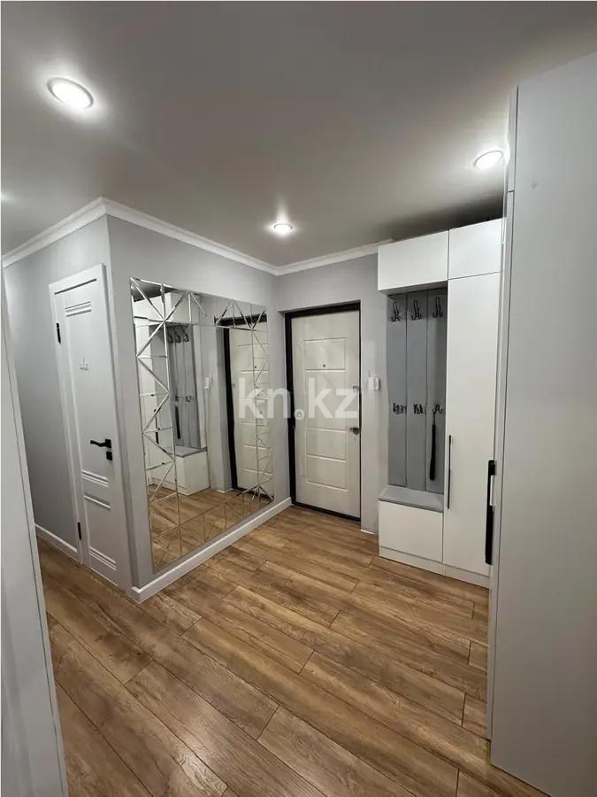 Продажа 3-комнатной квартиры, 62 м², 1 кв-л, дом  8 в Караганде - фото 6