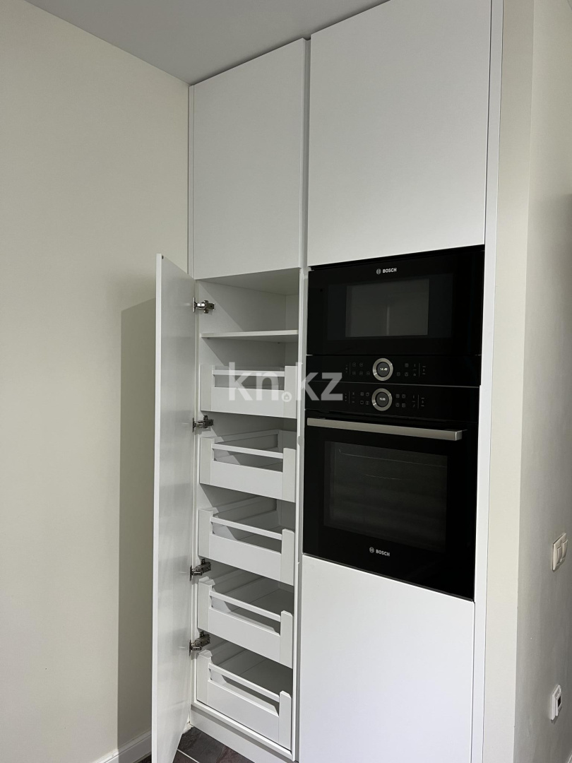 Продажа 4-комнатной квартиры, 161 м², ул. Аманжолова, дом  32/1 - пр. Кошкарбаева в Астане - фото 3