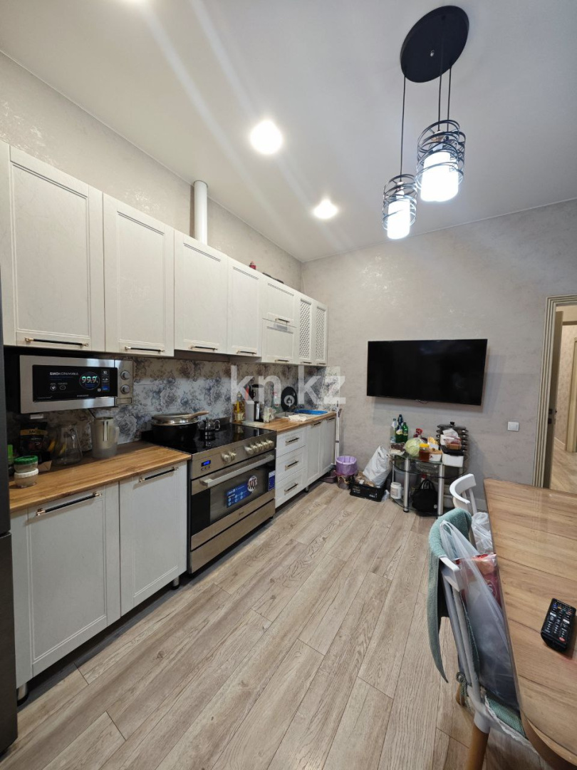 Продажа 3-комнатной квартиры, 84 м², ул. Муканова в Караганде - фото 2