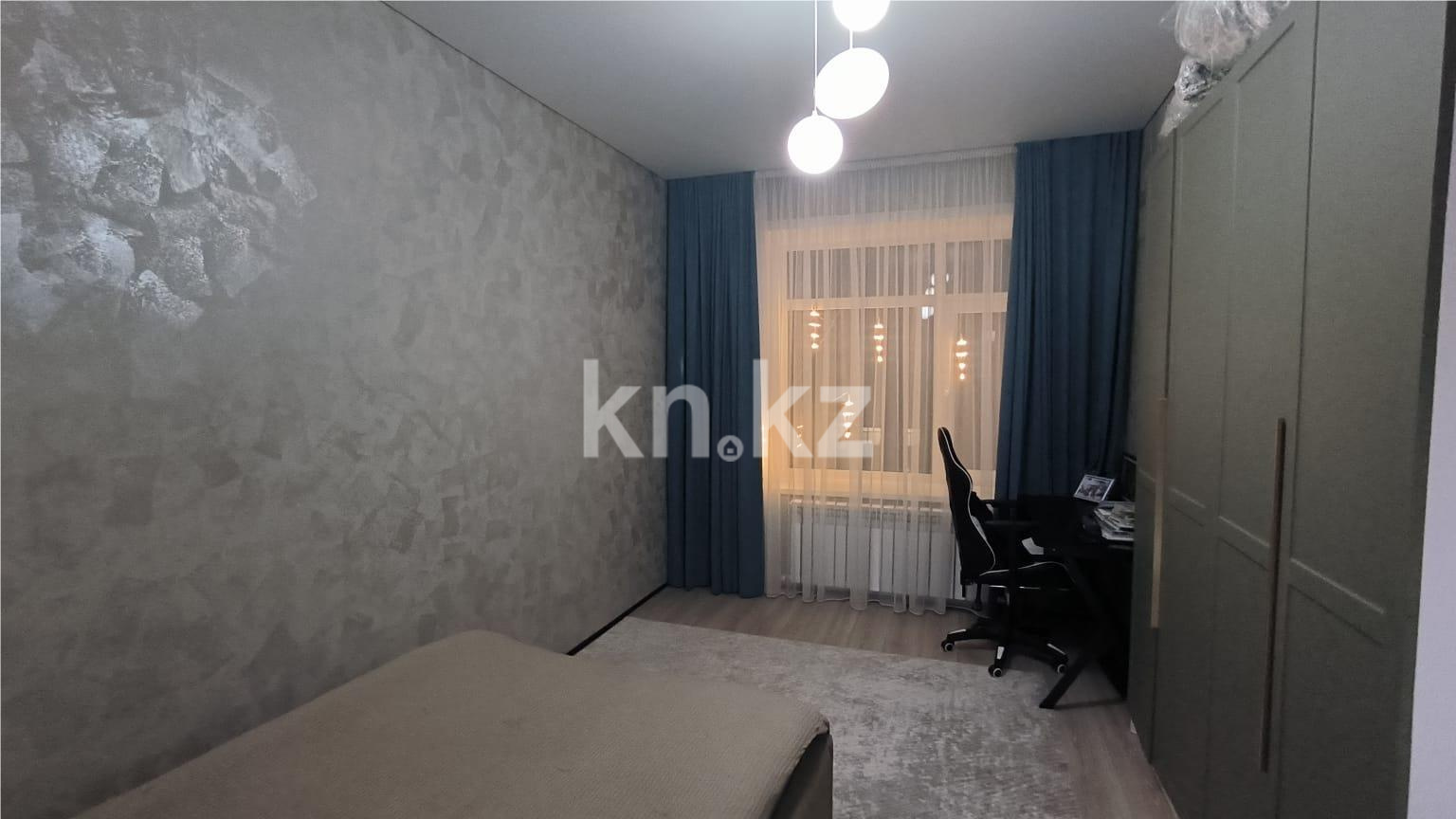Продажа 4-комнатной квартиры, 107 м², ул. Муканова в Караганде - фото 10