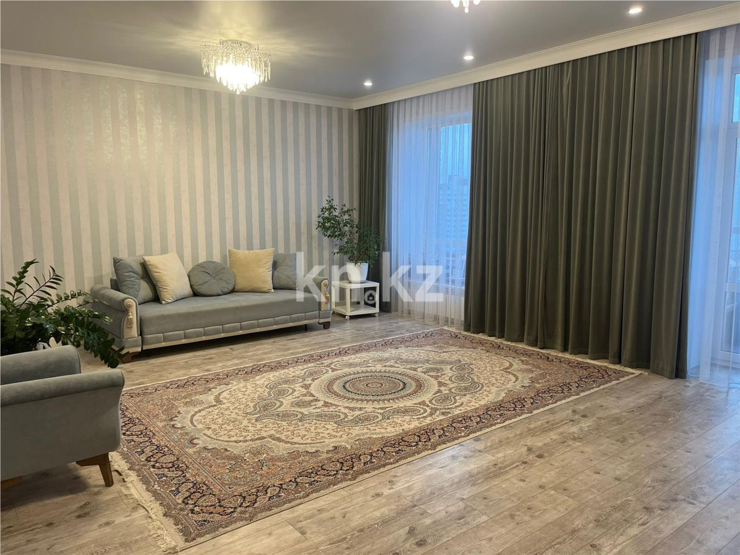 Продажа 4-комнатной квартиры, 126 м², ул. Сатпаева в Астане