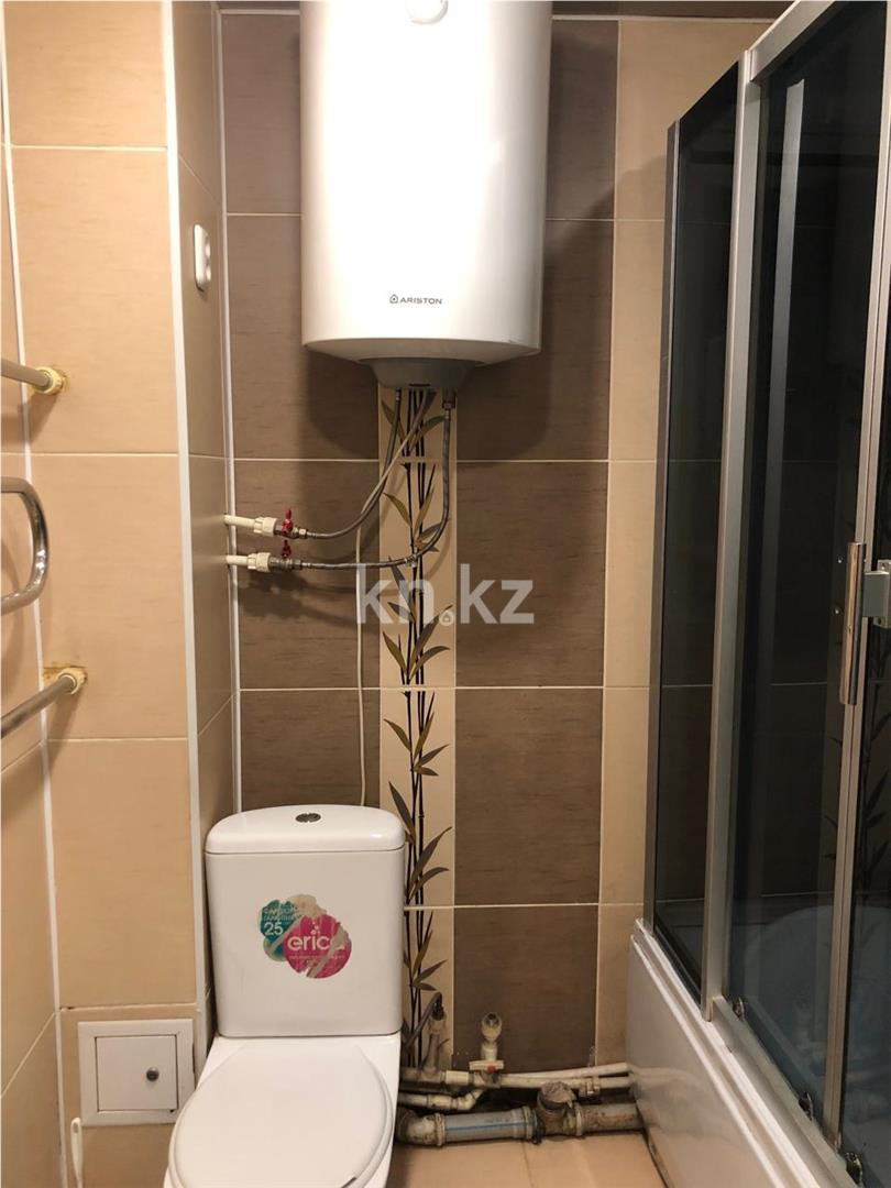 Продажа 4-комнатной квартиры, 76 м², 2 кв-л в Караганде - фото 10