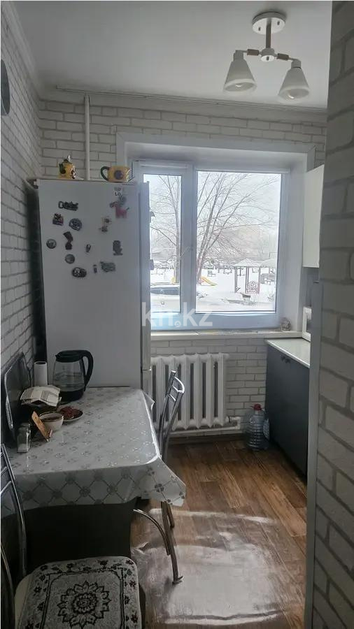Продажа 3-комнатной квартиры, 48 м², 18 мкр., дом  17 в Караганде - фото 4