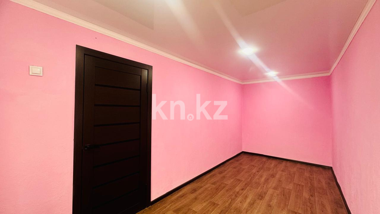 Продажа 2-комнатной квартиры, 43 м², 12 мкр. в Караганде - фото 3