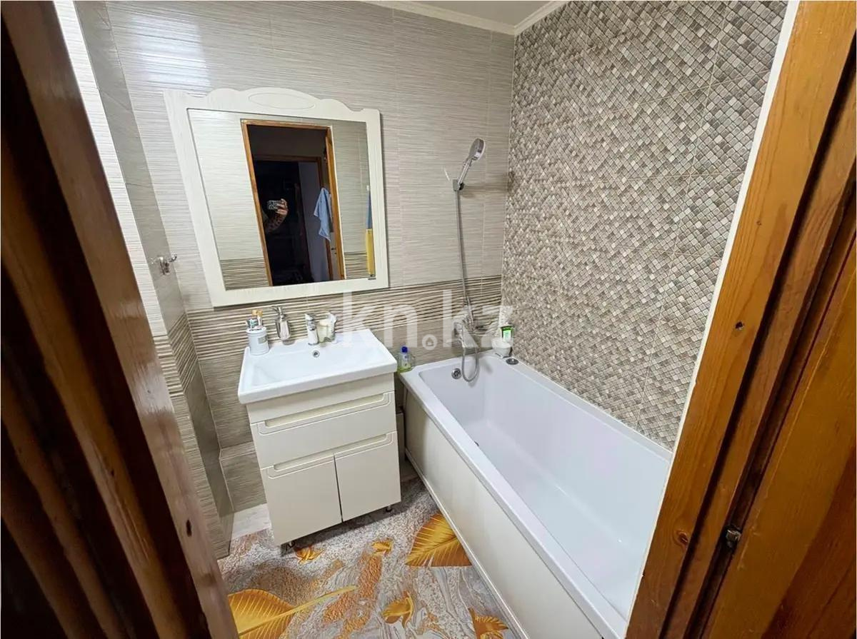 Продажа 3-комнатной квартиры, 67 м², пр. Абылай хана, дом  17 в Астане - фото 5