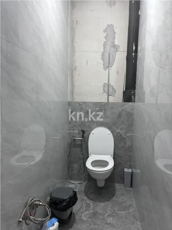 Продажа 4-комнатной квартиры, 96 м², ул. Толе би, дом  285/8 в Алматы - фото 3