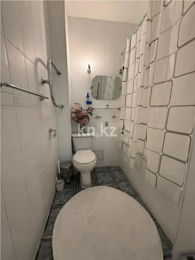 Продажа 1-комнатной квартиры, 40 м², 10 мкр., дом  2А в Алматы - фото 3