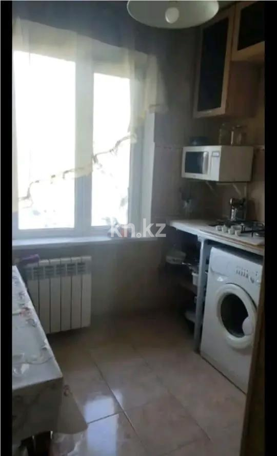 Продажа 3-комнатной квартиры, 64 м², 4 мкр., дом  17 в Алматы - фото 3