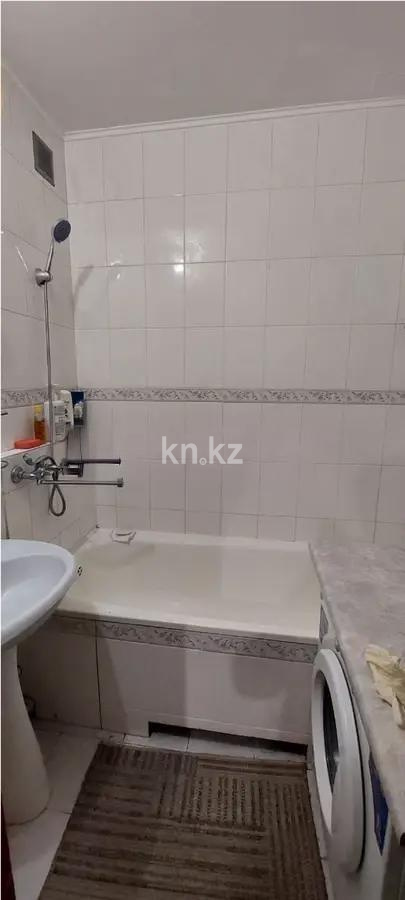 Продажа 3-комнатной квартиры, 64 м², мкр-н Голубые Пруды, дом  17 в Караганде - фото 6