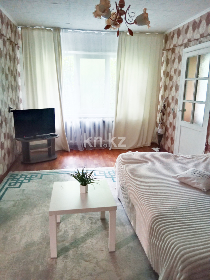 Аренда 1-комнатной квартиры посуточно, 33 м², ул. Казахстан, дом  104 в Усть-Каменогорске - фото 2