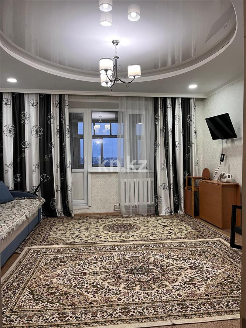 Продажа 3-комнатной квартиры, 65 м², 19-й мкр., дом  75 в Караганде