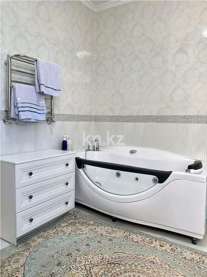 Продажа 4-комнатной квартиры, 146 м², ул. Сатпаева, дом  30а в Алматы - фото 6