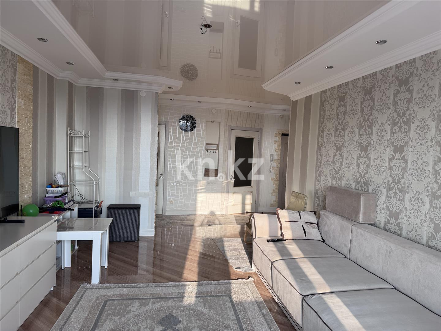 Продажа 2-комнатной квартиры, 80 м², пр. Республики в Караганде - фото 2