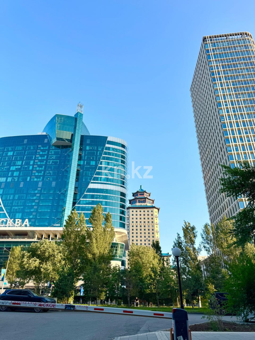 Продажа 3-комнатной квартиры, 130 м², ул. Достык, дом  13 в Астане - фото 24