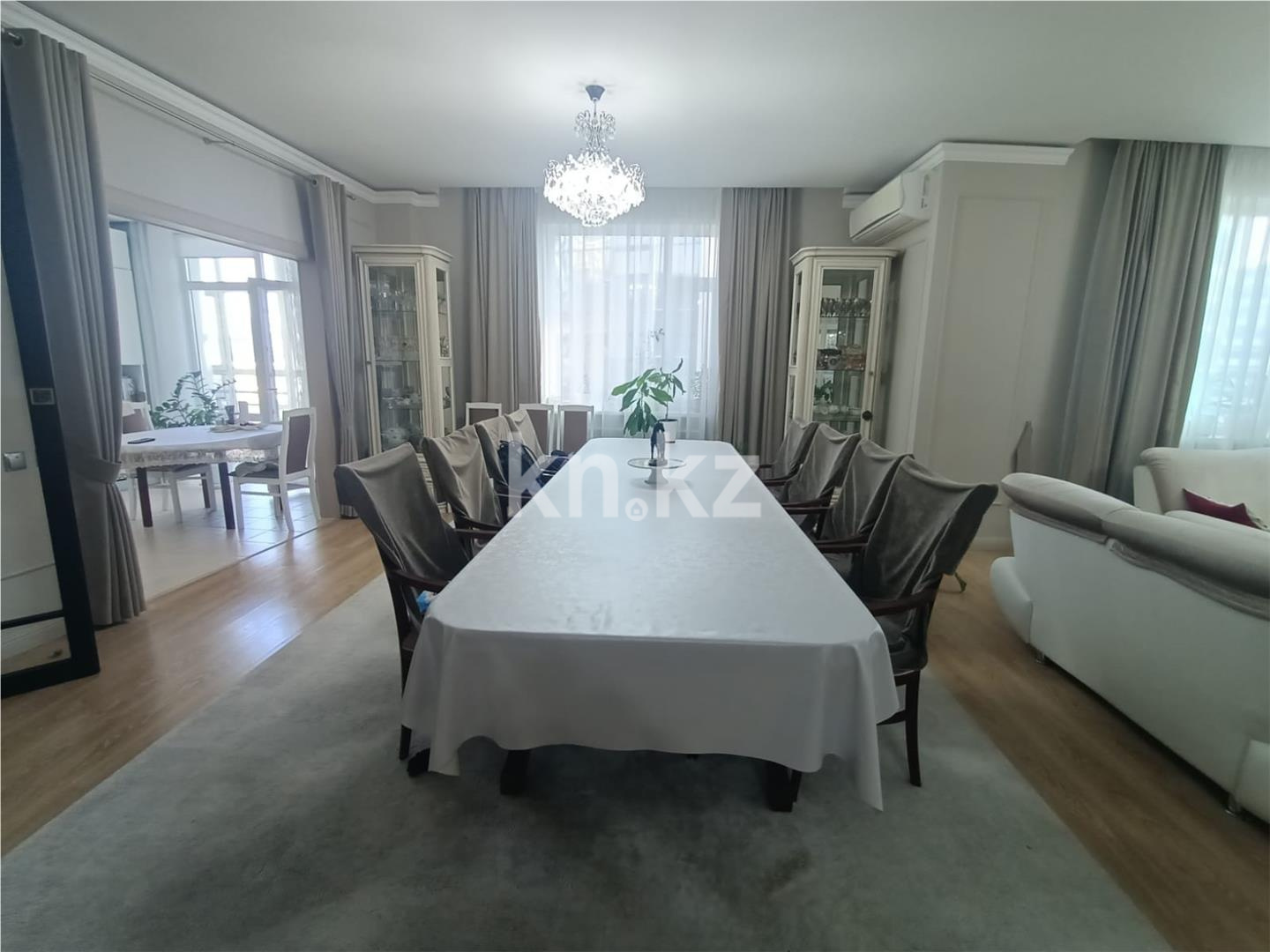 Продажа 5-комнатной квартиры, 200 м² в Астане - фото 3