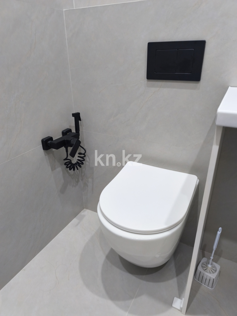 Продажа 2-комнатной квартиры, 40.3 м² в Алматы - фото 4