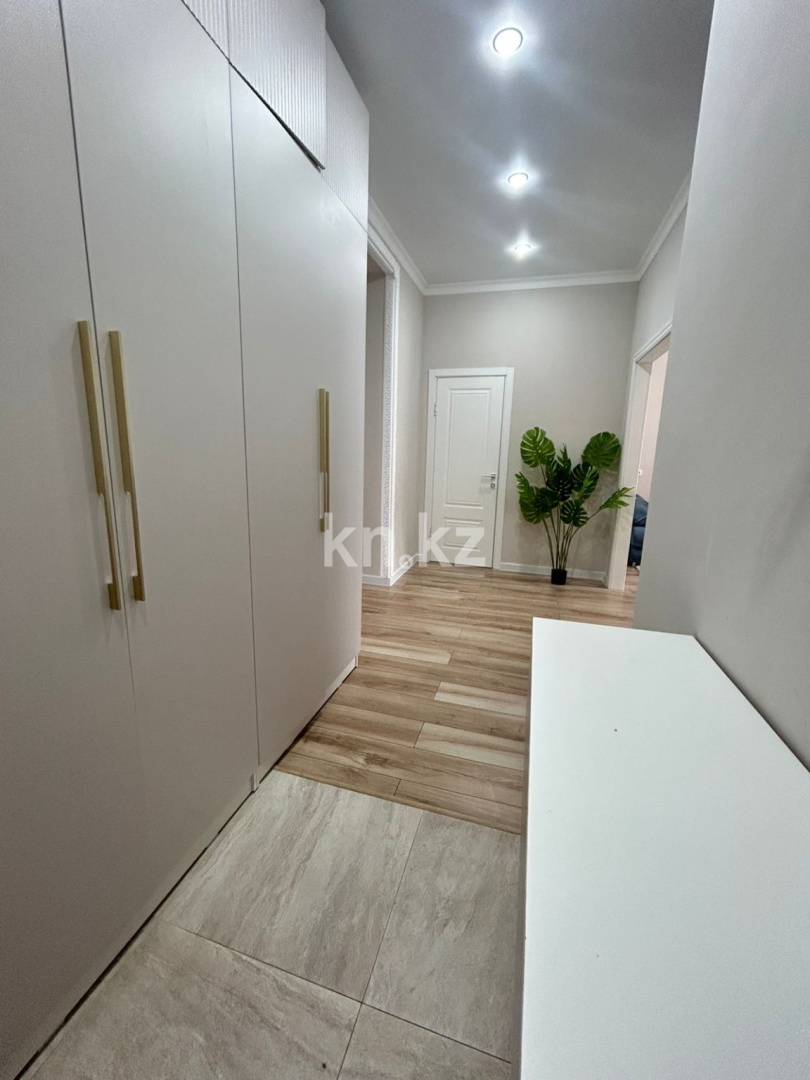 Продажа 3-комнатной квартиры, 89 м², ул. Букетова, дом  3/3 в Караганде - фото 2