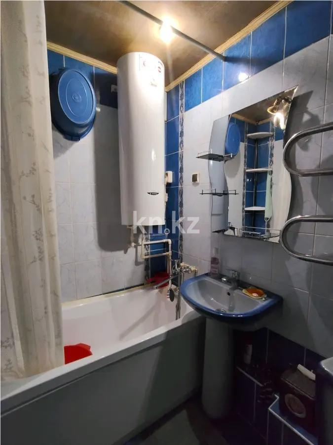 Продажа 1-комнатной квартиры, 33 м², 19 мкр., дом  52 в Караганде - фото 3