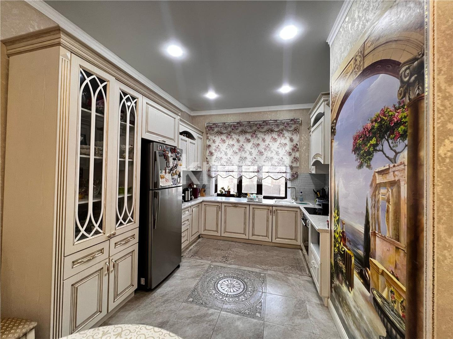 Продажа 7-комнатного дома, 320 м², ул. Кабжанова в Караганде - фото 15