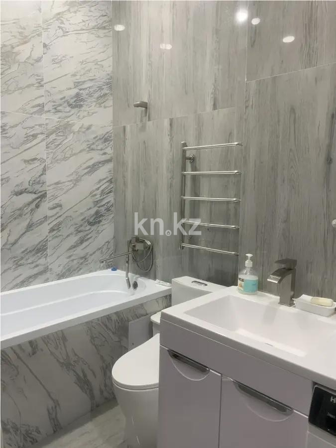 Продажа 2-комнатной квартиры, 96 м², ул. Толе би, дом  181 в Алматы - фото 4