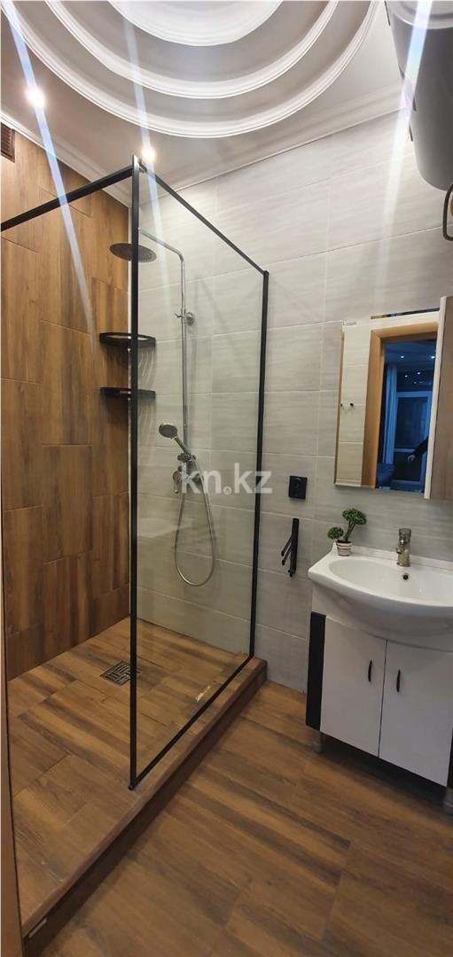 Продажа 2-комнатной квартиры, 55 м², пр. Бухар-жырау, дом  15 в Караганде - фото 7