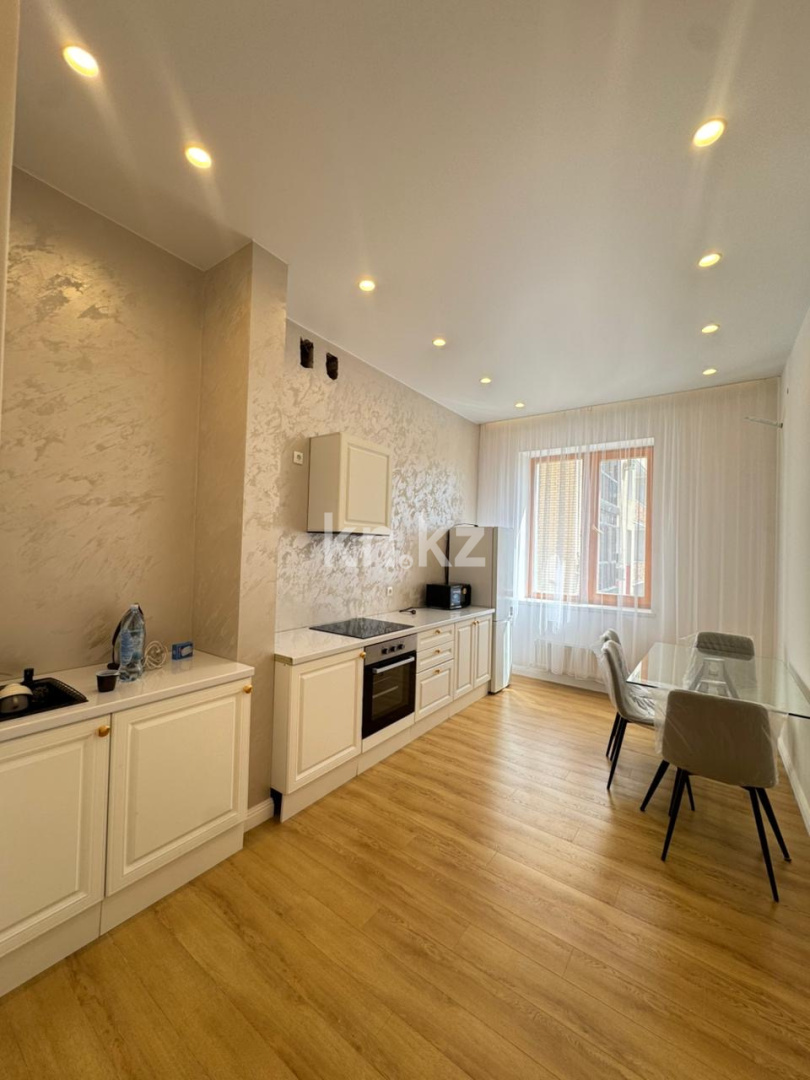 Аренда 2-комнатной квартиры, 61 м² в Астане