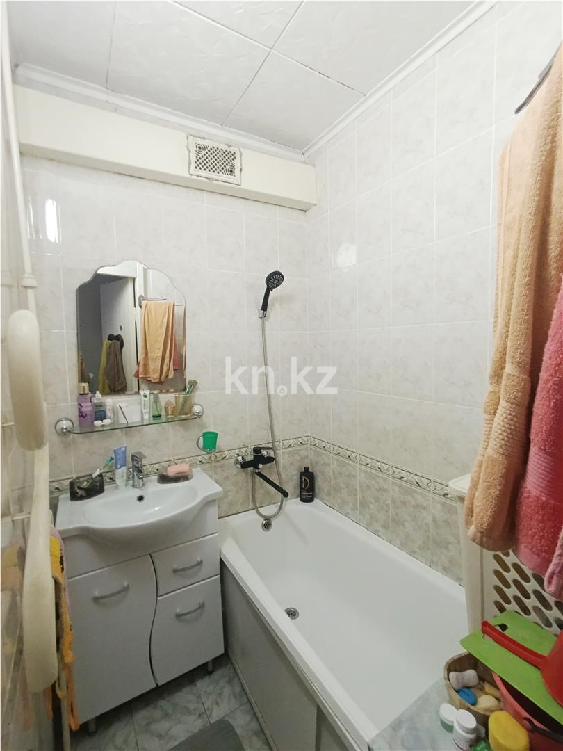 Продажа 3-комнатной квартиры, 62 м², мкр-н 19 в Караганде - фото 12
