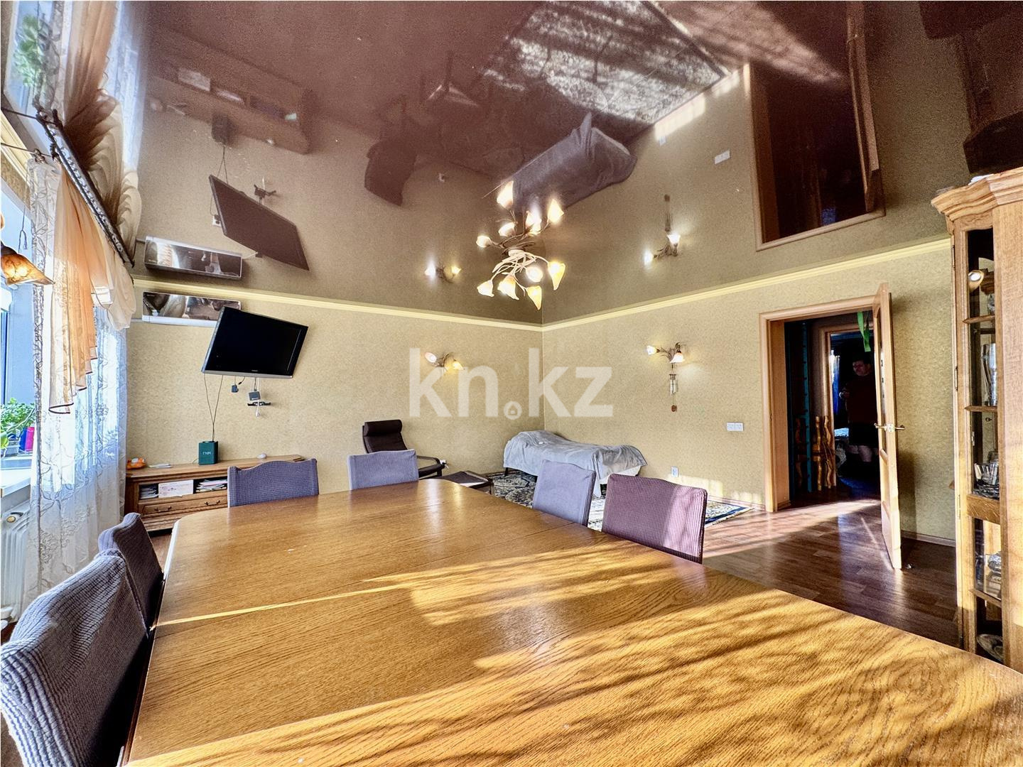 Продажа 3-комнатной квартиры, 93 м², ул. Гоголя, дом  46/3 в Караганде - фото 11