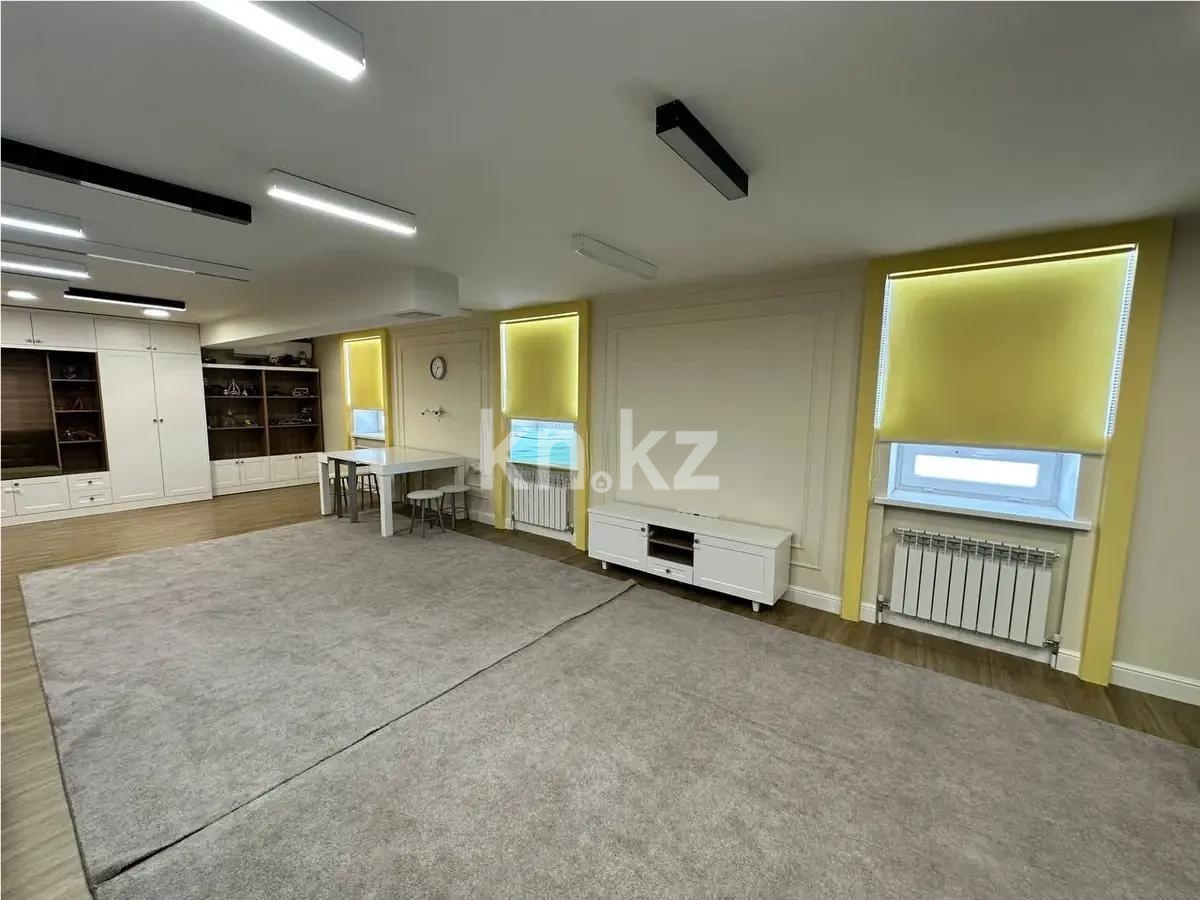Продажа 8-комнатной квартиры, 389 м² в Астане