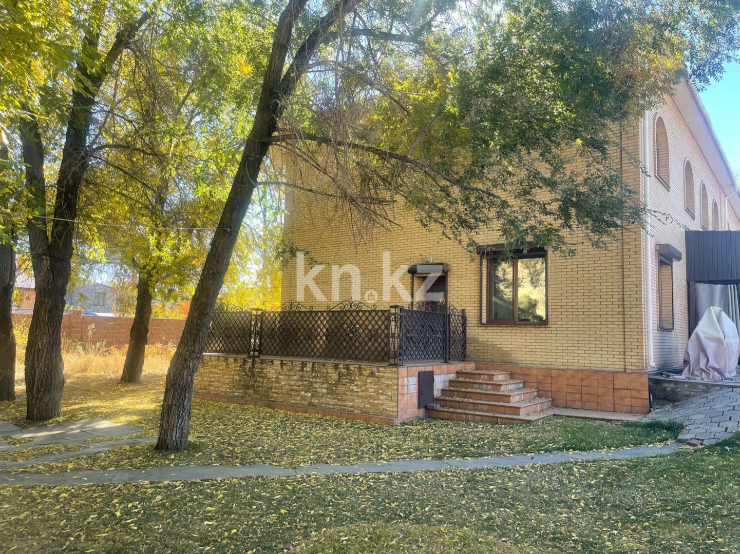 Продажа 7-комнатного дома, 474 м², ул. Комиссарова в Караганде - фото 2