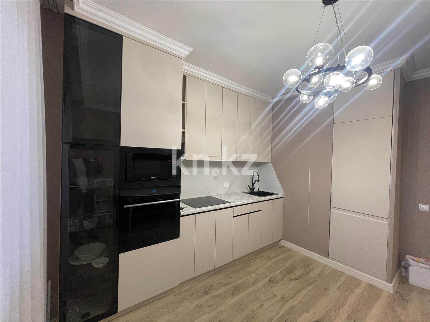 Продажа 3-комнатной квартиры, 89 м², пр. Шахтеров, дом  52 в Караганде - фото 2