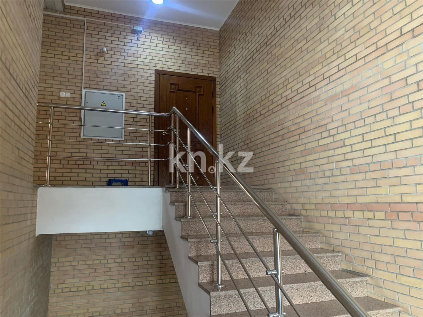 Продажа 7-комнатной квартиры, 391 м², ул. Аманжолова, дом  30 в Караганде - фото 18