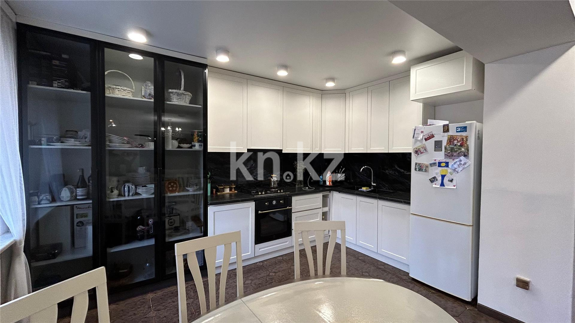 Продажа 4-комнатной квартиры, 137 м², ул. Алиханова в Караганде - фото 11