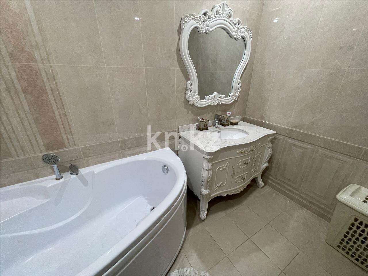 Продажа 3-комнатной квартиры, 107 м², пр. Республики в Караганде - фото 17