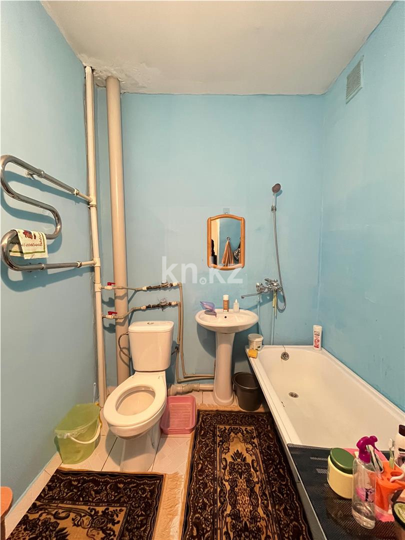 Продажа 2-комнатной квартиры, 60 м², пр. Шахтеров, дом  74 в Караганде - фото 8