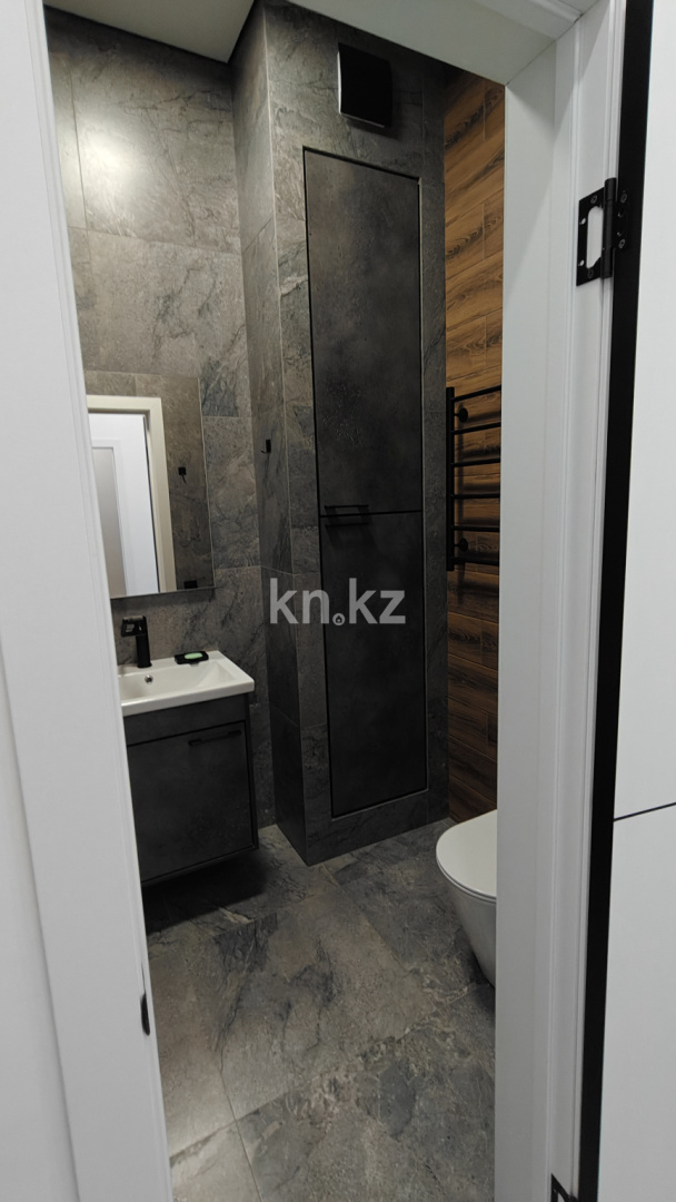 Продажа 1-комнатной квартиры, 40 м², пр. Шахтеров, дом  20/4 в Караганде - фото 8