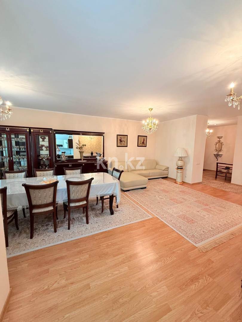 Продажа 3-комнатной квартиры, 130 м², ул. Достык, дом  5/1 - ул. Сауран в Астане - фото 21