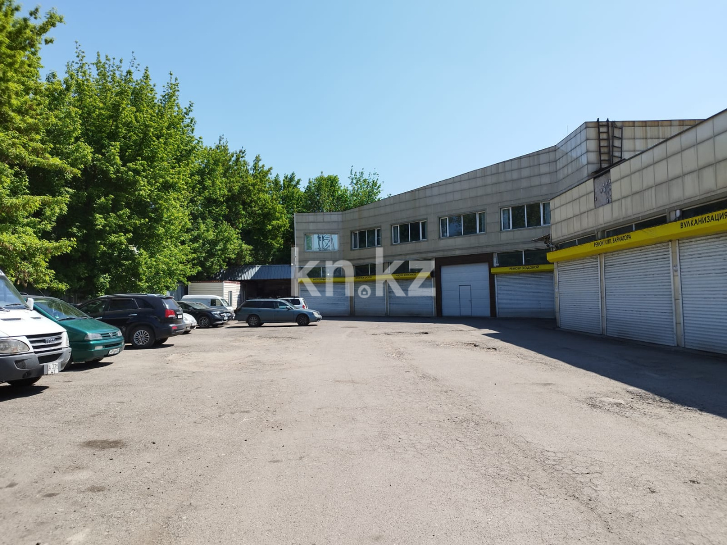 Аренда , 1000 м², Рыскулова, дом  61/6 в Алматы