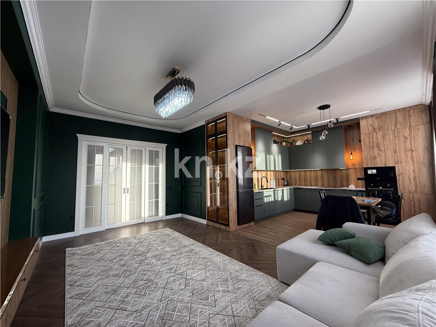 Продажа 4-комнатной квартиры, 197 м², ул. Дюсембекова, дом  83/1 в Караганде - фото 4