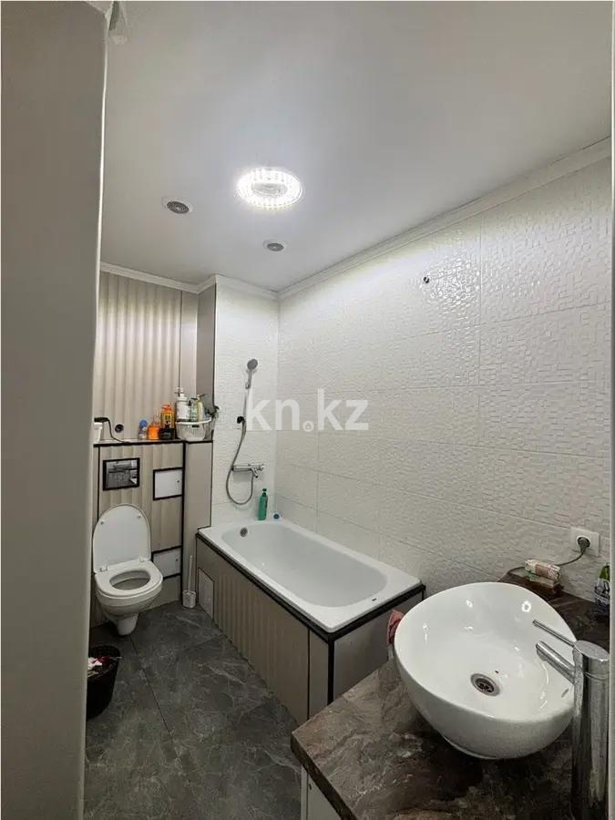 Продажа 3-комнатной квартиры, 80 м², ул. Толе би, дом  181 в Алматы - фото 2