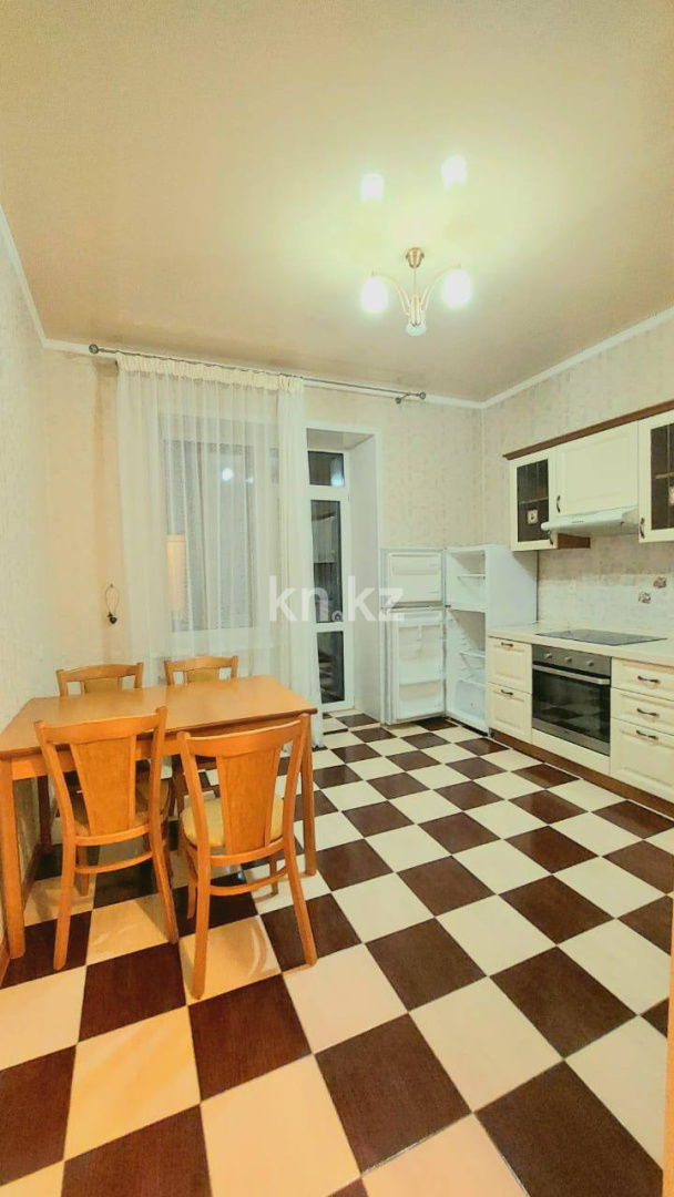Аренда 4-комнатной квартиры, 140 м² в Астане