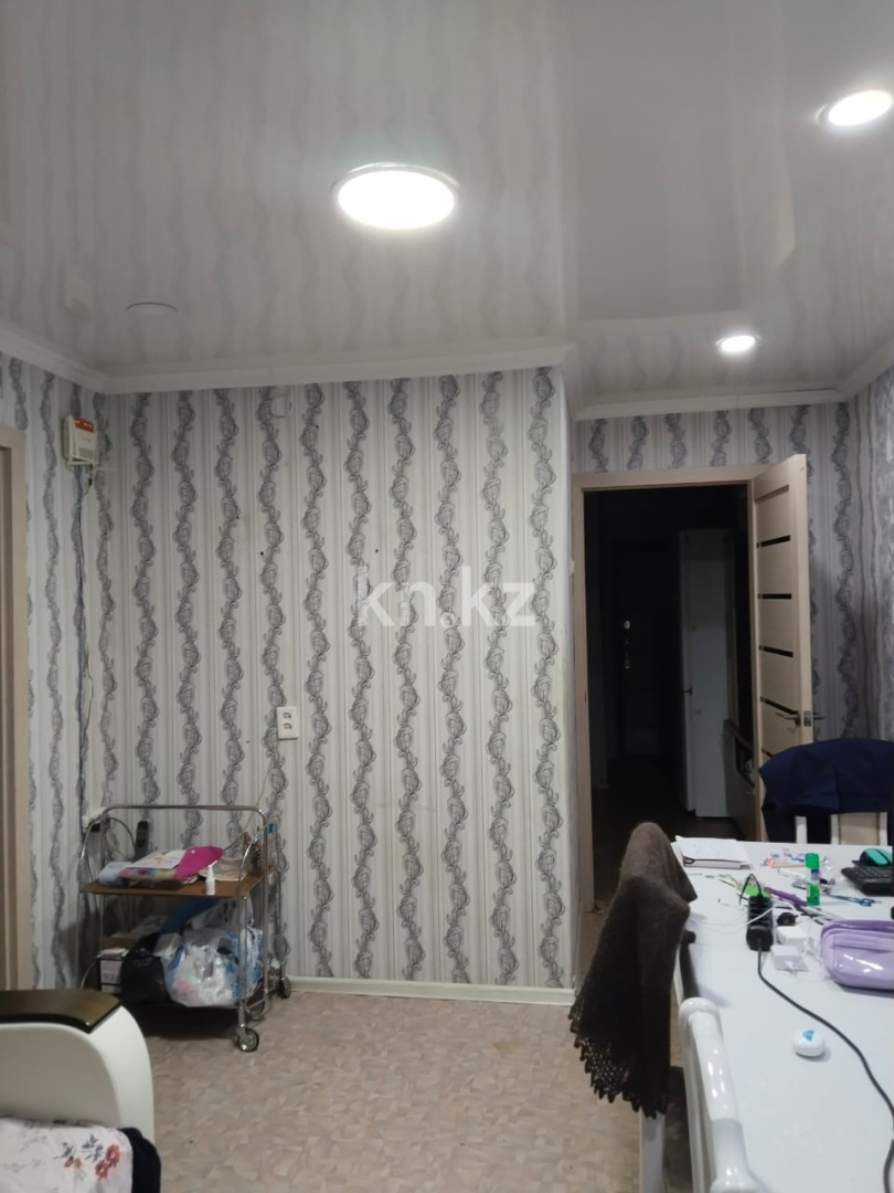 Продажа 3-комнатной квартиры, 60 м², 13 мкр-н, дом  21 в Караганде - фото 7