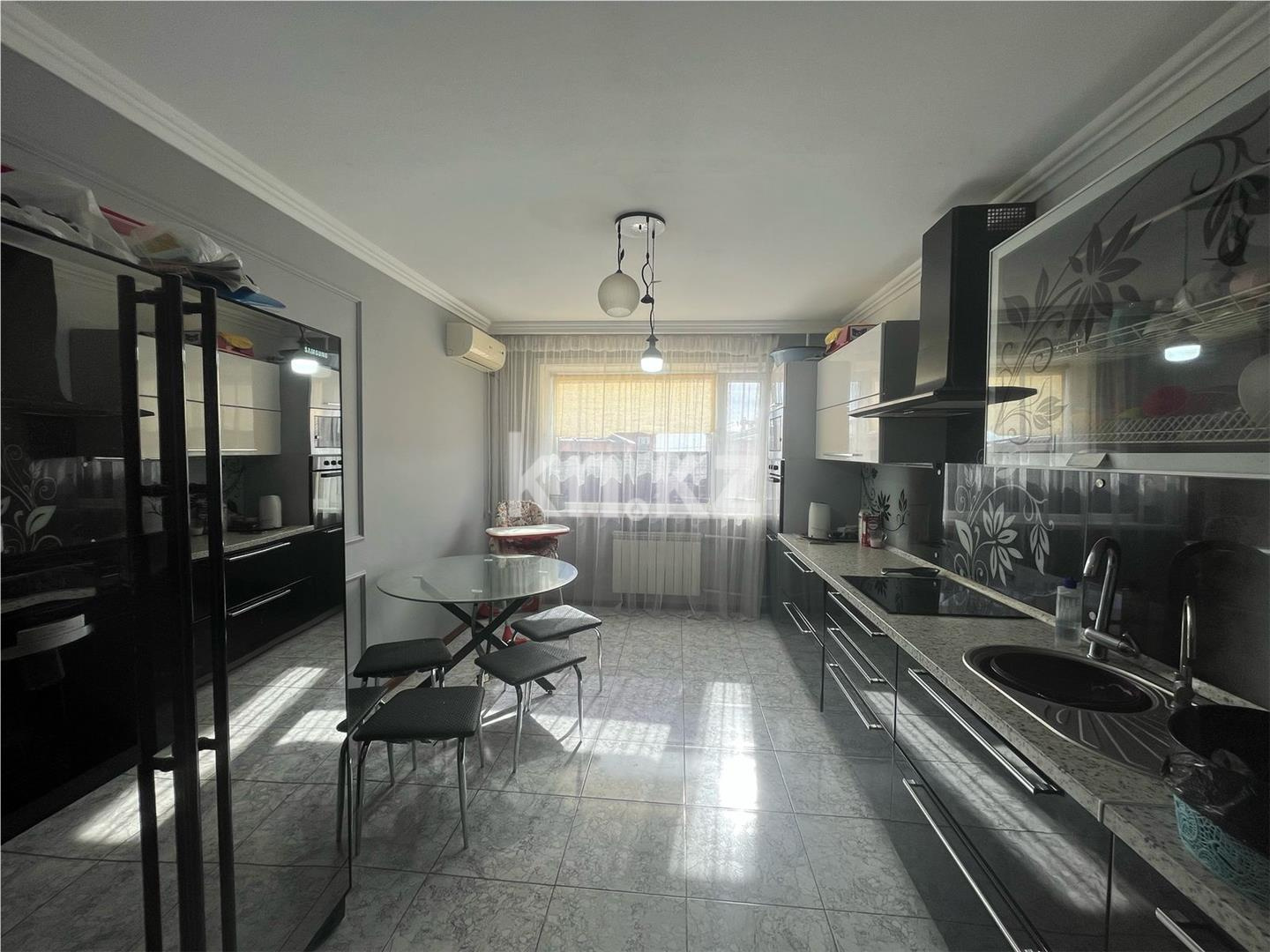 Продажа 4-комнатной квартиры, 84 м², ул. Университетская в Караганде - фото 4