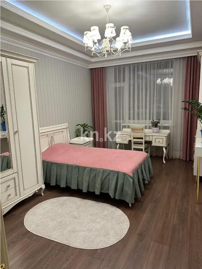 Продажа 3-комнатной квартиры, 114 м², ул. Аманжолова, дом  96/1 в Караганде - фото 2